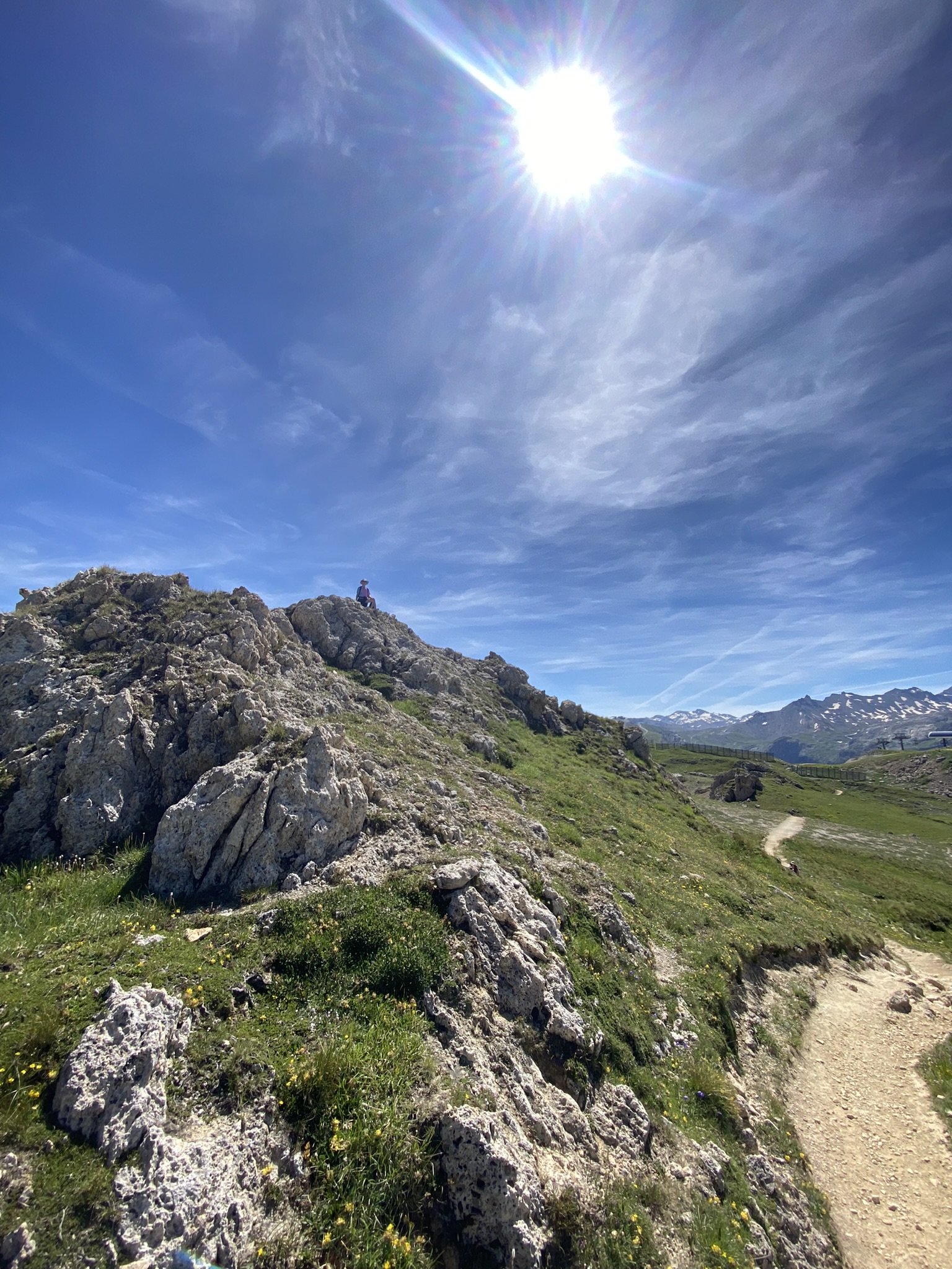 Chemin randonnée dans les montagnes